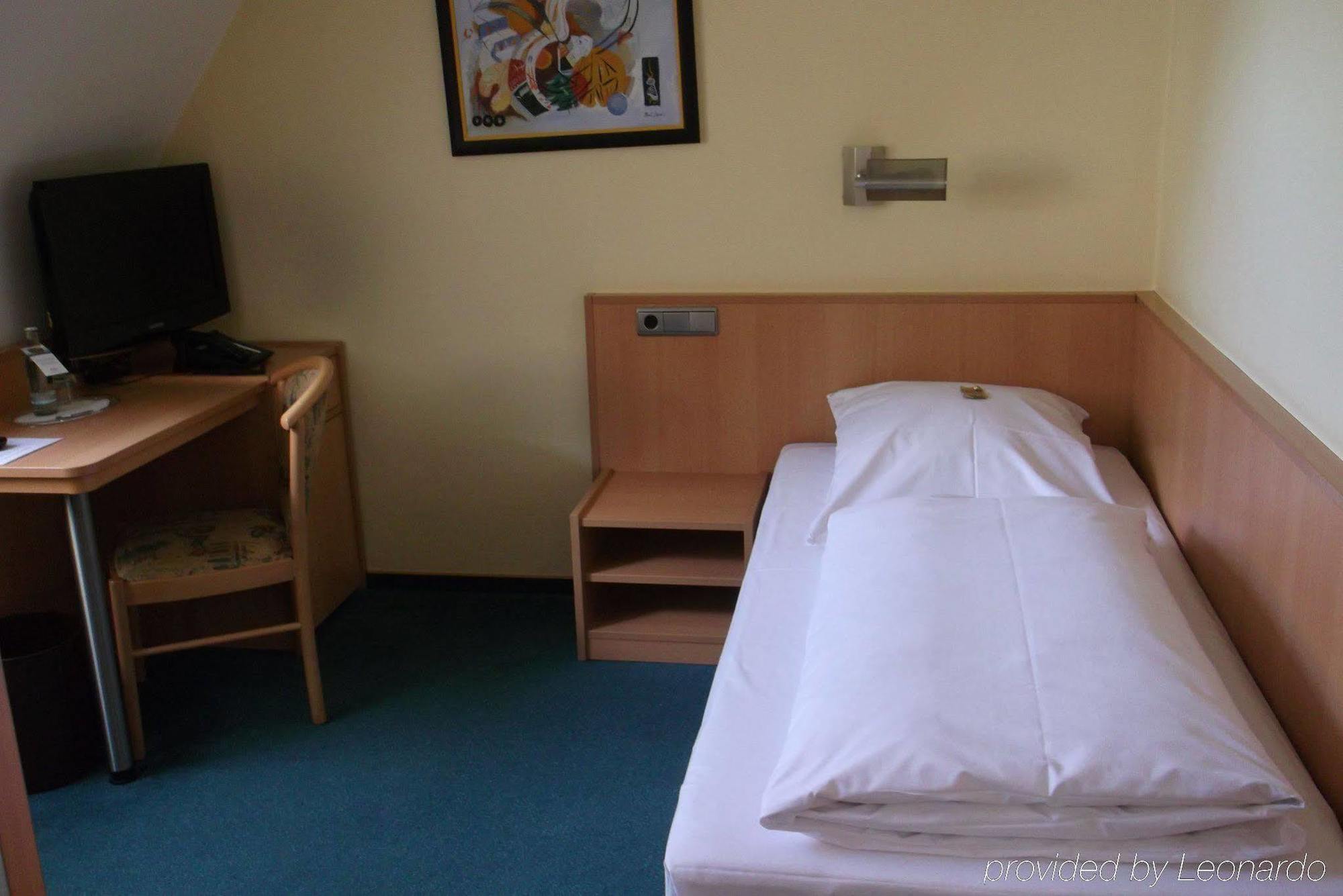 Serways Hotel Reinhardshain Nord กรุนแบร์ก ห้อง รูปภาพ